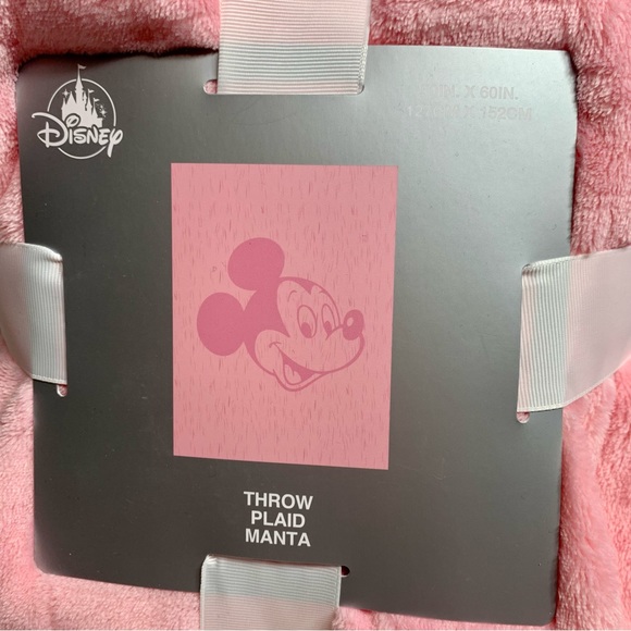 NWT. Disney pink soft Mickey Mouse large throw blanket. 100% polyester - Picture 3 of 8